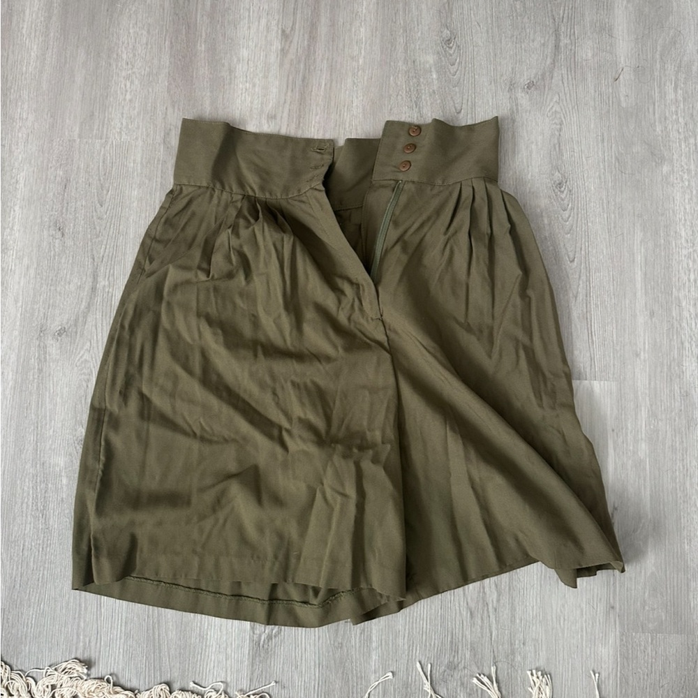 Vintage High-Waist Olive Green Shorts